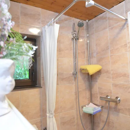 Quiet Getaway Near Ilmenau, Cleaning Included Casa vacanze *